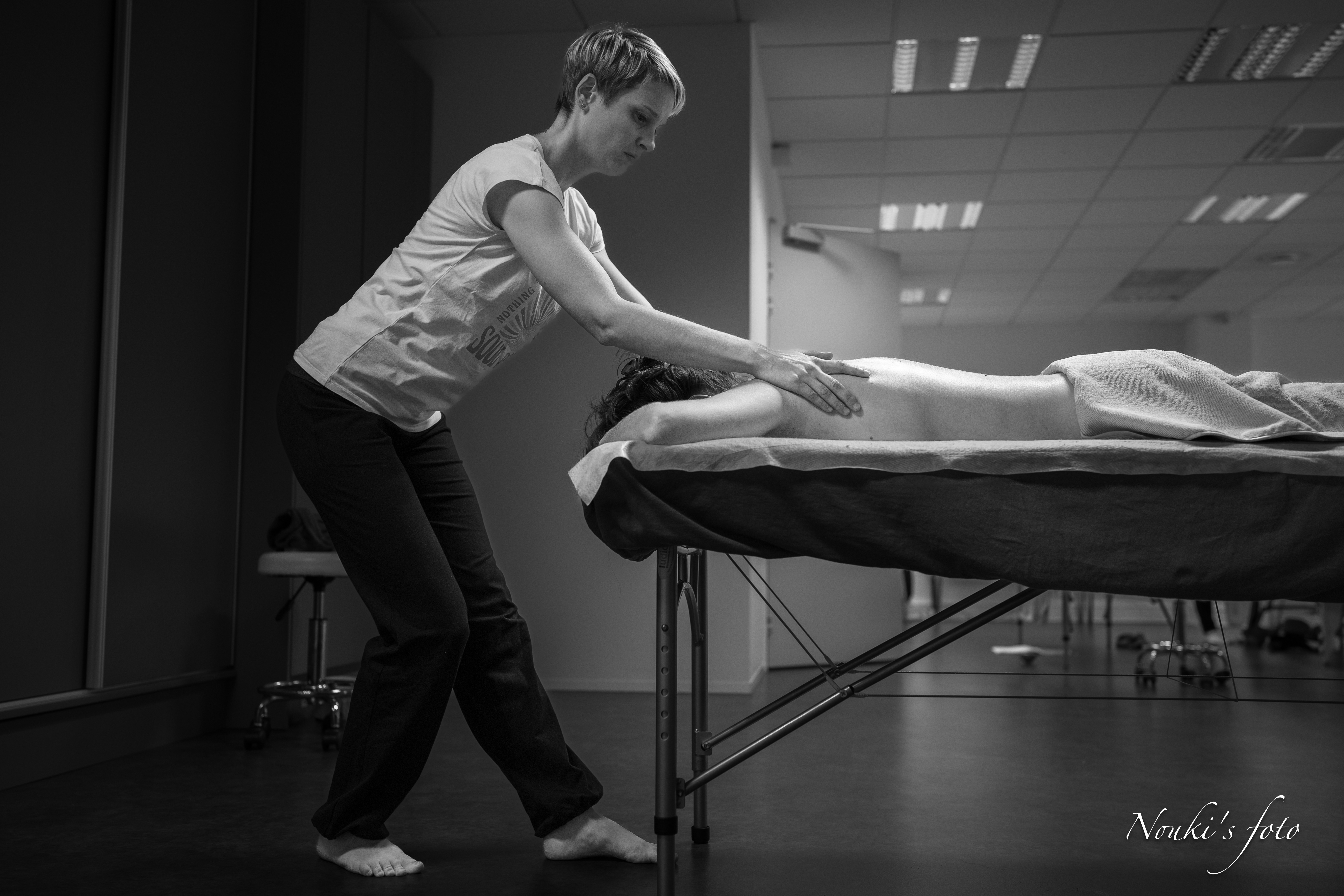 Massage californien en formation - École de Massage de l'Est